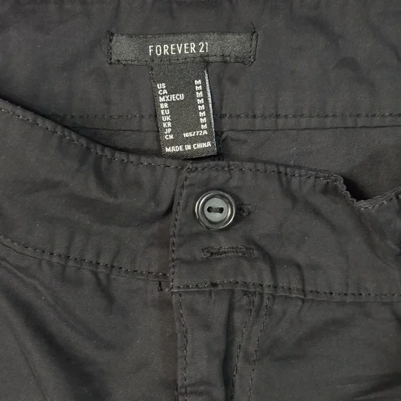 Forever 21 Black Mini Skirt with Sleek Design - Picture 2 of 3